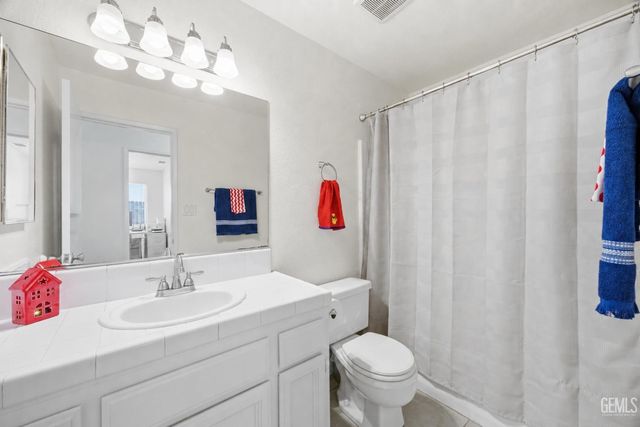 3716 Piedmont Avenue, Bakersfield, CA 93312