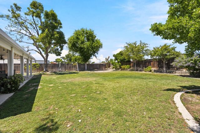 3716 Piedmont Avenue, Bakersfield, CA 93312