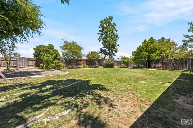3716 Piedmont Avenue, Bakersfield, CA 93312