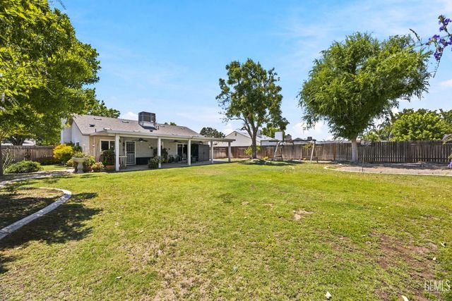 3716 Piedmont Avenue, Bakersfield, CA 93312