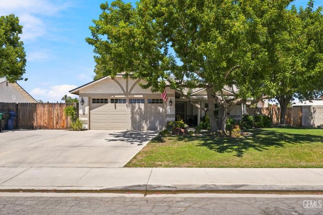 3716 Piedmont Avenue, Bakersfield, CA 93312