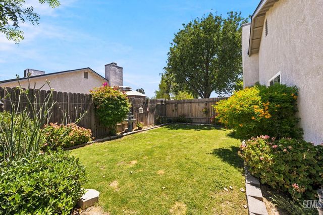 3716 Piedmont Avenue, Bakersfield, CA 93312