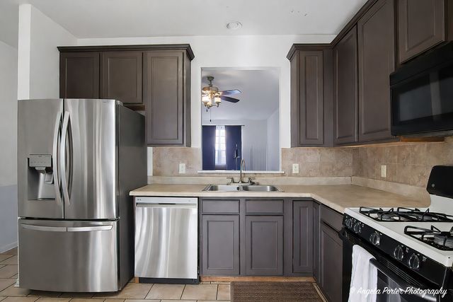 5309 COBBLERS Crossing, Mchenry, IL 60050