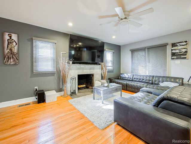 13912 Woodmont Avenue, Detroit, MI 48227