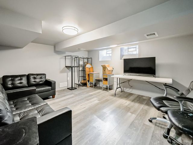 13912 Woodmont Avenue, Detroit, MI 48227