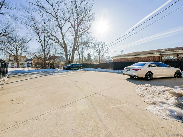 13912 Woodmont Avenue, Detroit, MI 48227