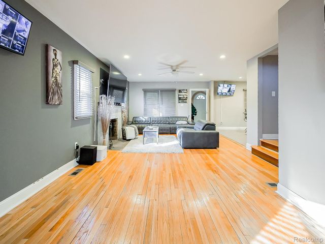 13912 Woodmont Avenue, Detroit, MI 48227