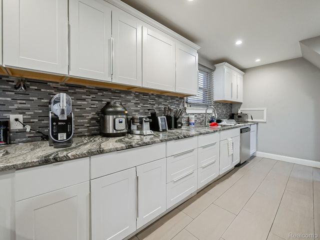 13912 Woodmont Avenue, Detroit, MI 48227