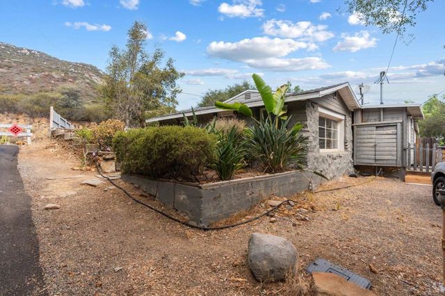 9704 Del Dios Highway, Escondido, CA 92029