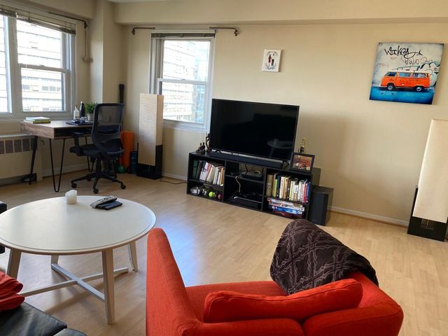 2909 N Sheridan Road 1306, Chicago, IL 60657