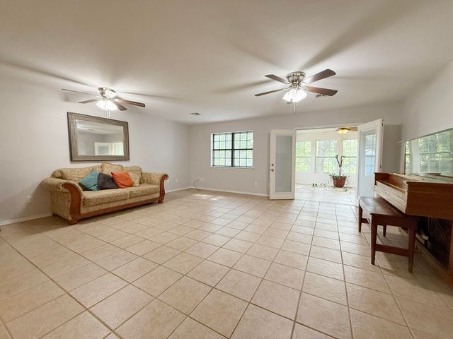 58920 E 102 Road, Miami, OK 74354