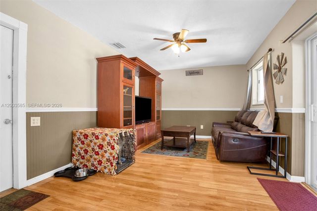 7481 NW 11th Pl, Plantation, FL 33313