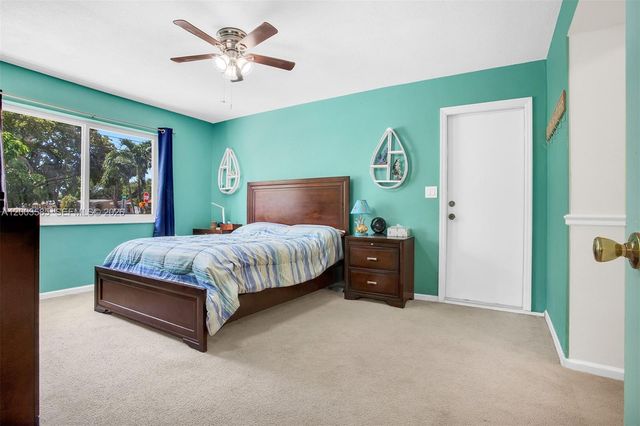 7481 NW 11th Pl, Plantation, FL 33313