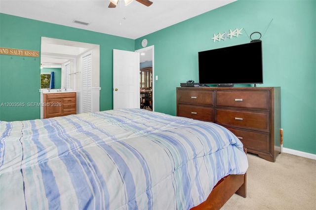 7481 NW 11th Pl, Plantation, FL 33313