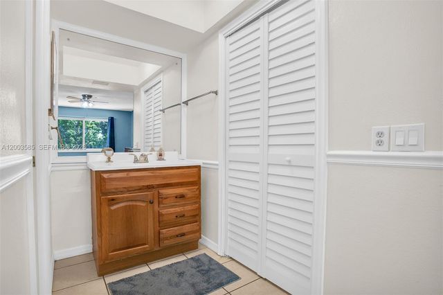 7481 NW 11th Pl, Plantation, FL 33313