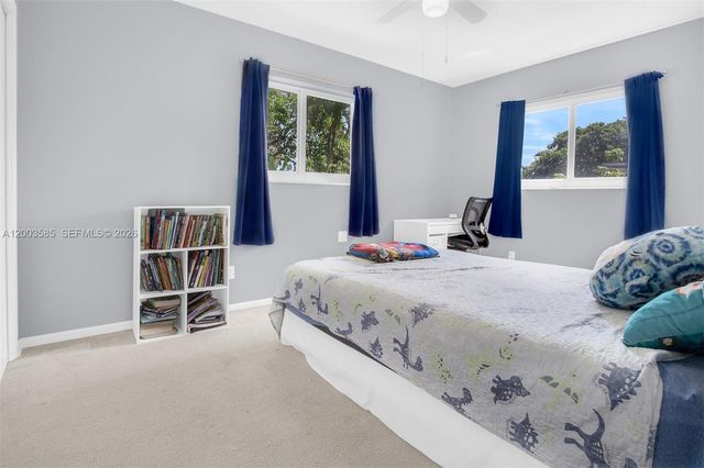 7481 NW 11th Pl, Plantation, FL 33313