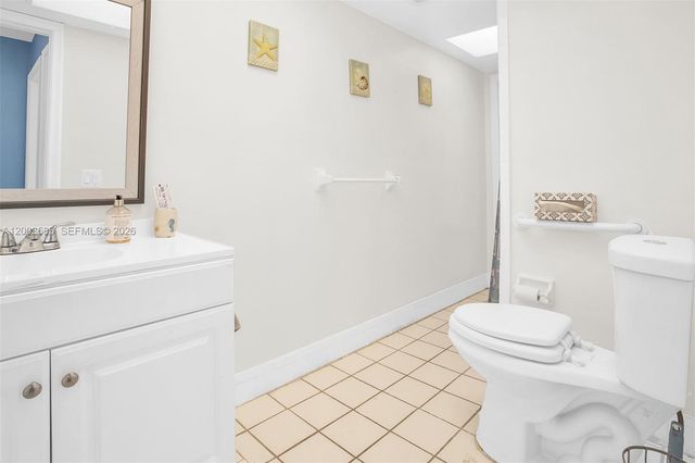 7481 NW 11th Pl, Plantation, FL 33313