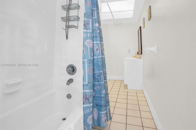 7481 NW 11th Pl, Plantation, FL 33313