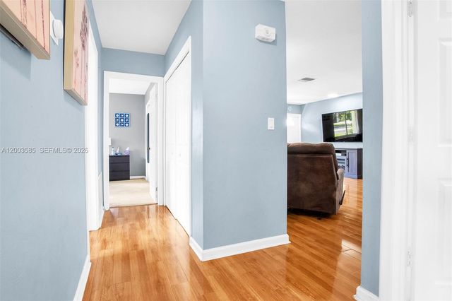 7481 NW 11th Pl, Plantation, FL 33313