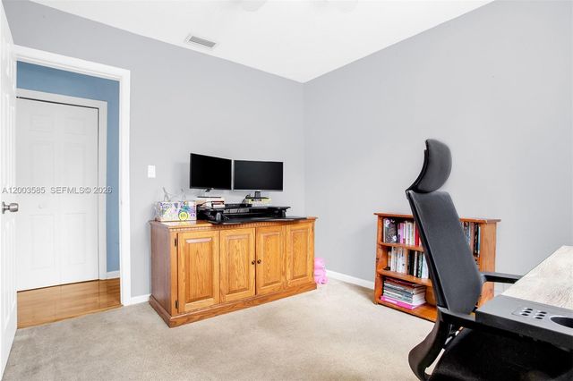 7481 NW 11th Pl, Plantation, FL 33313