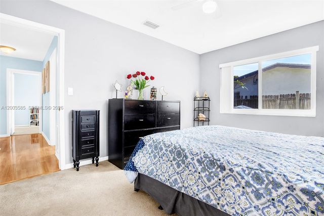 7481 NW 11th Pl, Plantation, FL 33313