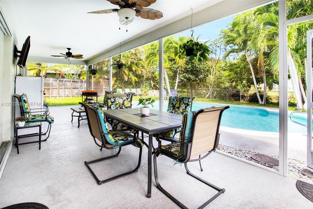 7481 NW 11th Pl, Plantation, FL 33313