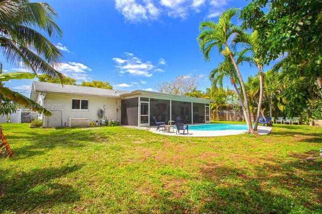 7481 NW 11th Pl, Plantation, FL 33313