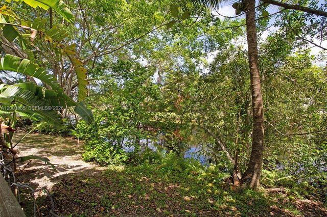 7481 NW 11th Pl, Plantation, FL 33313