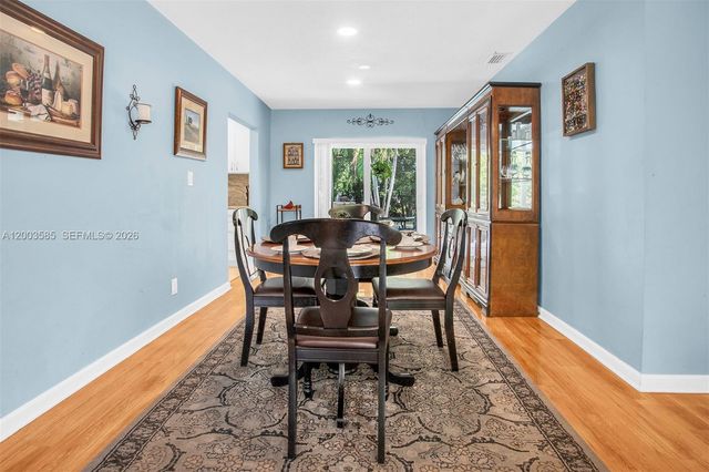 7481 NW 11th Pl, Plantation, FL 33313