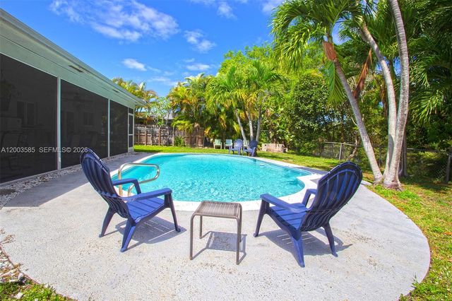 7481 NW 11th Pl, Plantation, FL 33313