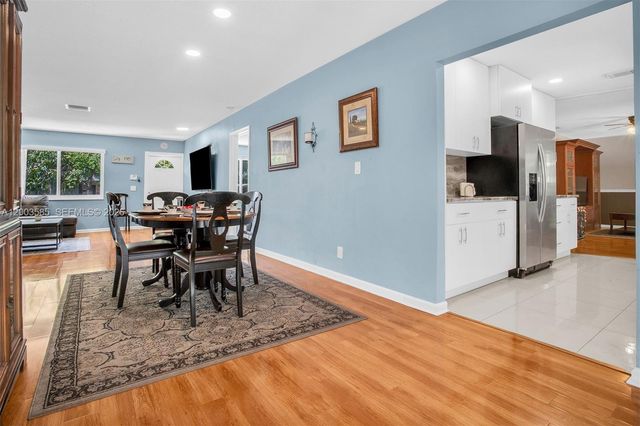 7481 NW 11th Pl, Plantation, FL 33313