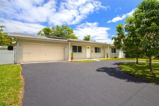 7481 NW 11th Pl, Plantation, FL 33313