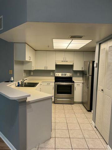 1000 Crestwood Court S 1009, Royal Palm Beach, FL 33411