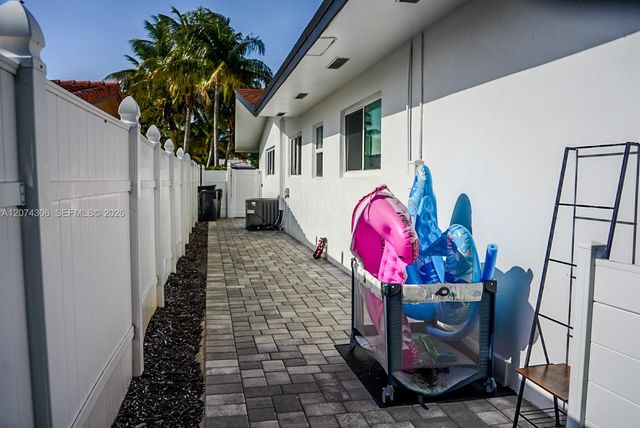 1640 NE 59th Place, Fort Lauderdale, FL 33334