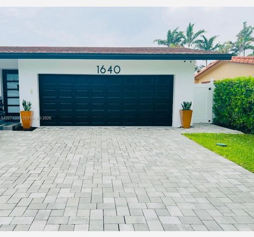 1640 NE 59th Place, Fort Lauderdale, FL 33334