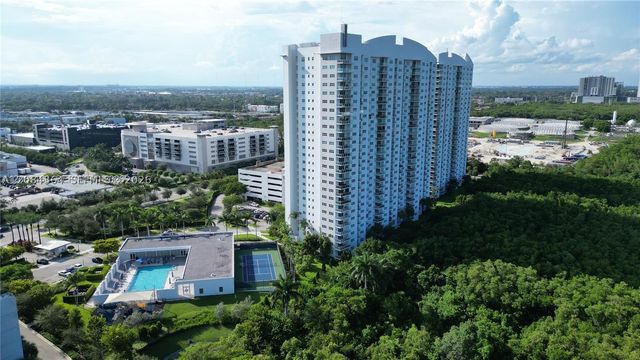 15051 Royal Oaks Ln 2302, North Miami, FL 33181