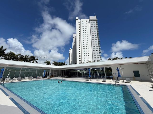 15051 Royal Oaks Ln 2302, North Miami, FL 33181