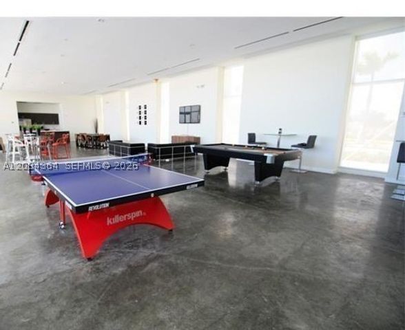 15051 Royal Oaks Ln 2302, North Miami, FL 33181