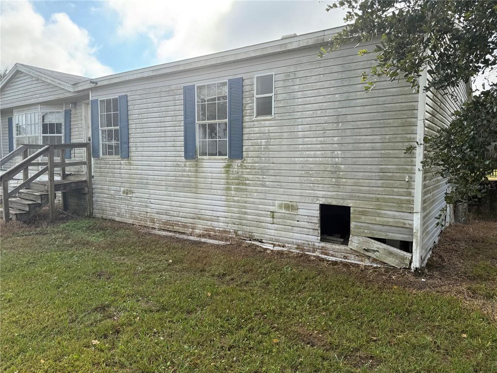 Image 2 of property listing at 4452 ROUNDUP DRIVE, Polk City, FL 33868