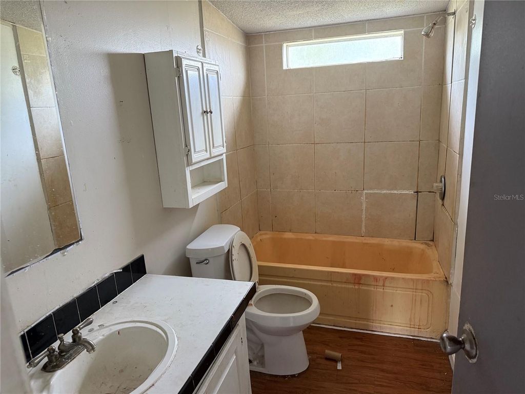 Image 14 of property listing at 4452 ROUNDUP DRIVE, Polk City, FL 33868