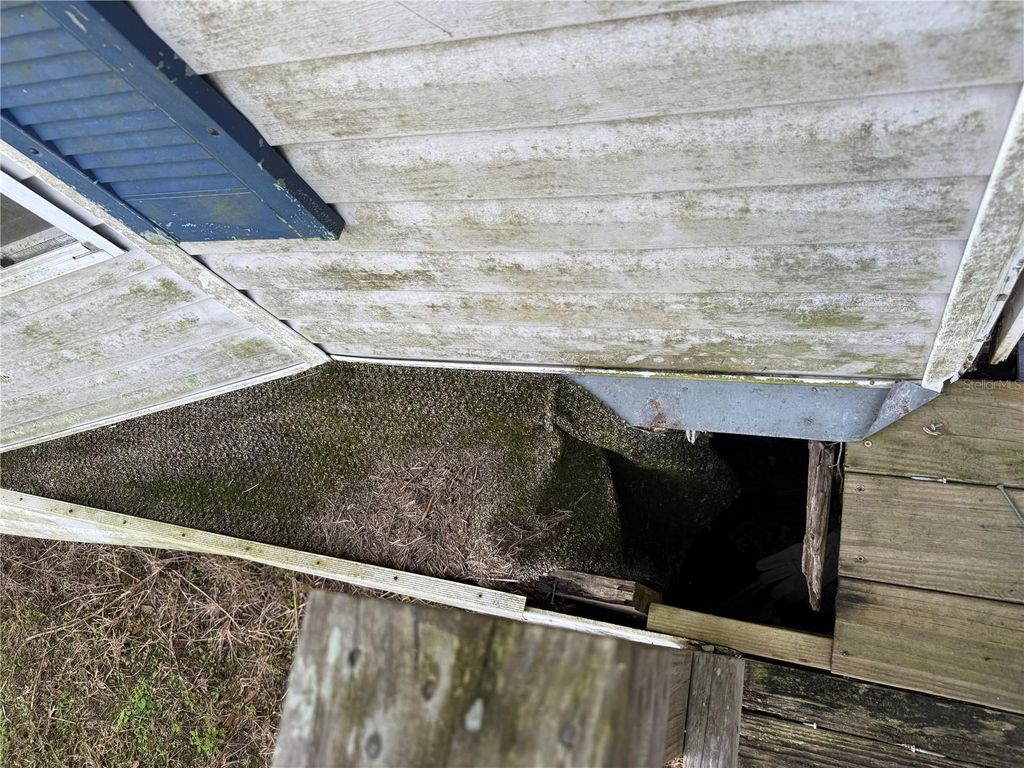 Image 5 of property listing at 4452 ROUNDUP DRIVE, Polk City, FL 33868