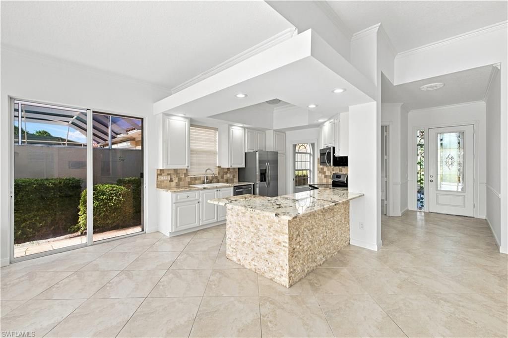 4470 Novato CT, NAPLES, FL 34109 — photo 3