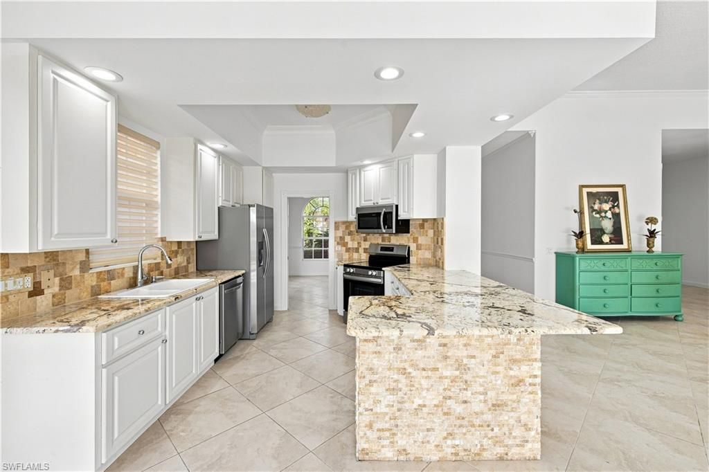 4470 Novato CT, NAPLES, FL 34109 — photo 4