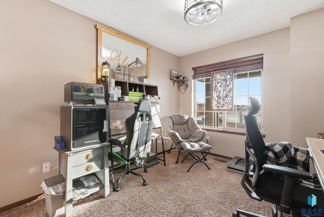 9101 W Broek Dr Drive, Sioux Falls, SD 57106