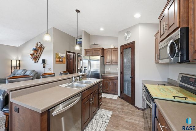 9101 W Broek Dr Drive, Sioux Falls, SD 57106