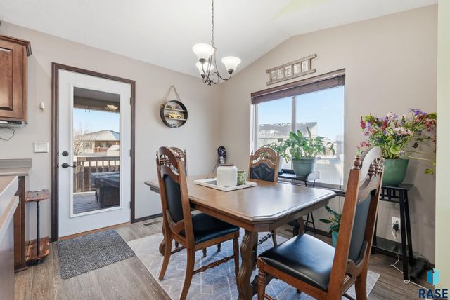 9101 W Broek Dr Drive, Sioux Falls, SD 57106