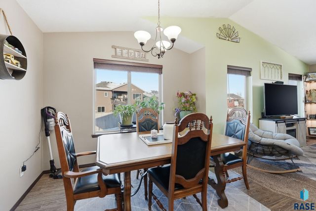 9101 W Broek Dr Drive, Sioux Falls, SD 57106