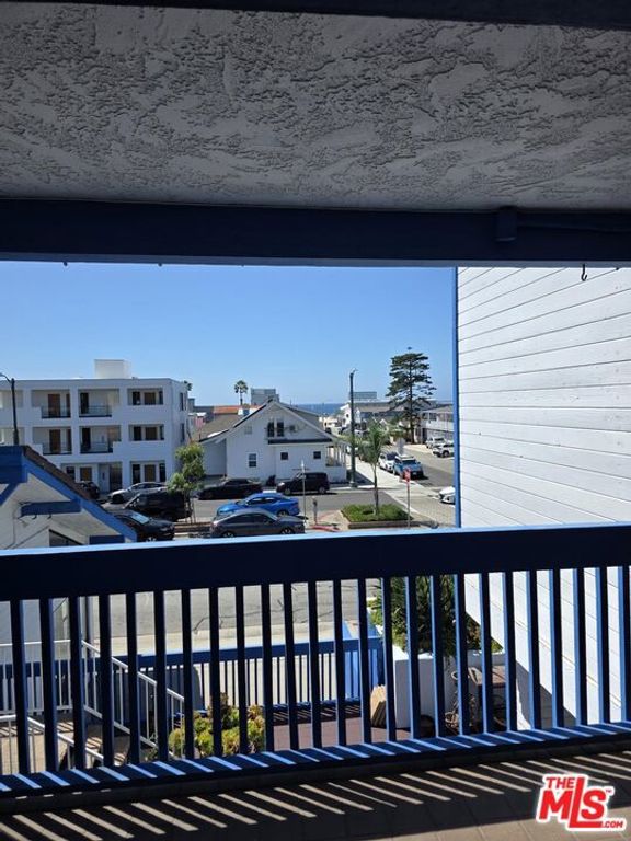 950 Hermosa Avenue 108, Hermosa Beach, CA 90254 — photo 2