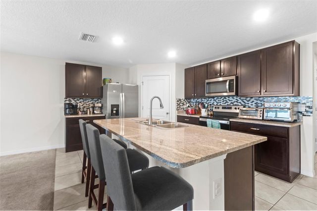 38386 SONNET LANDING AVENUE, Zephyrhills, FL 33540