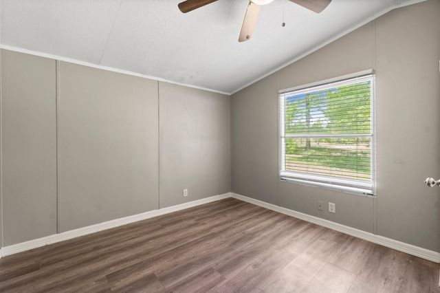 350 Briar Dr, Shepherd, TX 77371